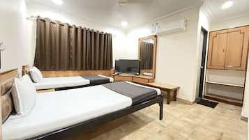 Deluxe Room | 1 bedroom, free WiFi