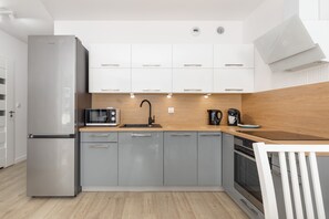 Apartment, 1 Schlafzimmer, Balkon | Eigene Küche | Mikrowelle, Geschirrspüler, Wasserkocher mit Kaffee-/Teezubehör