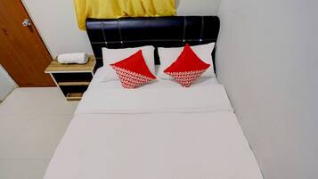 Laptop workspace, free WiFi, bed sheets