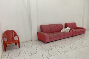 Lobby - Hotel O Inara Homestay (Batam)