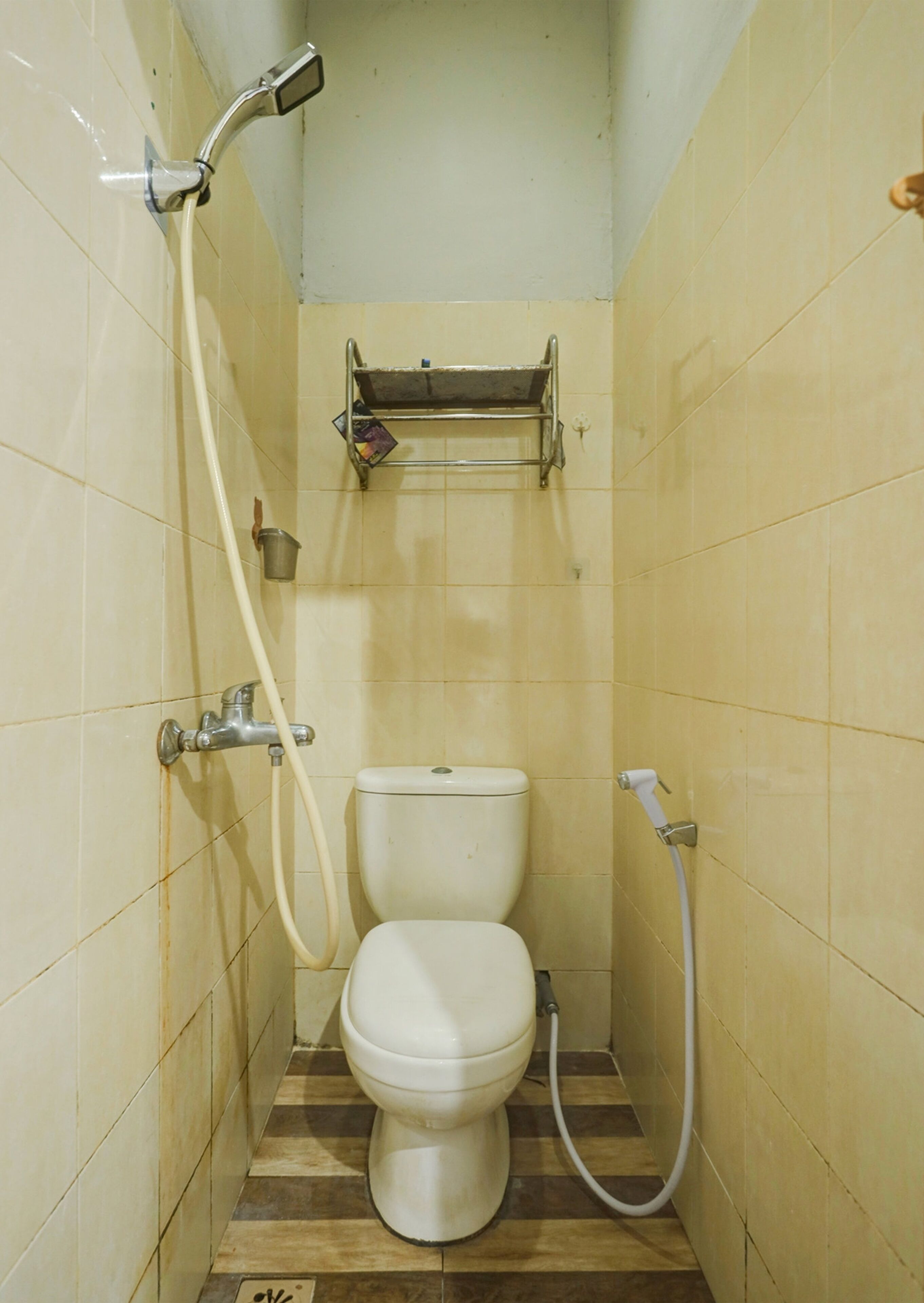 Standard Double Room | Bathroom | Shower, towels