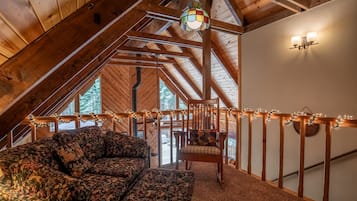 Smart TV, music library, stereo