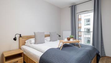 1 bedroom, bed sheets