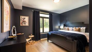 3 bedrooms, iron/ironing board, travel cot, free WiFi