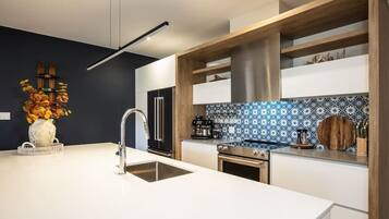 Fridge, microwave, oven, stovetop