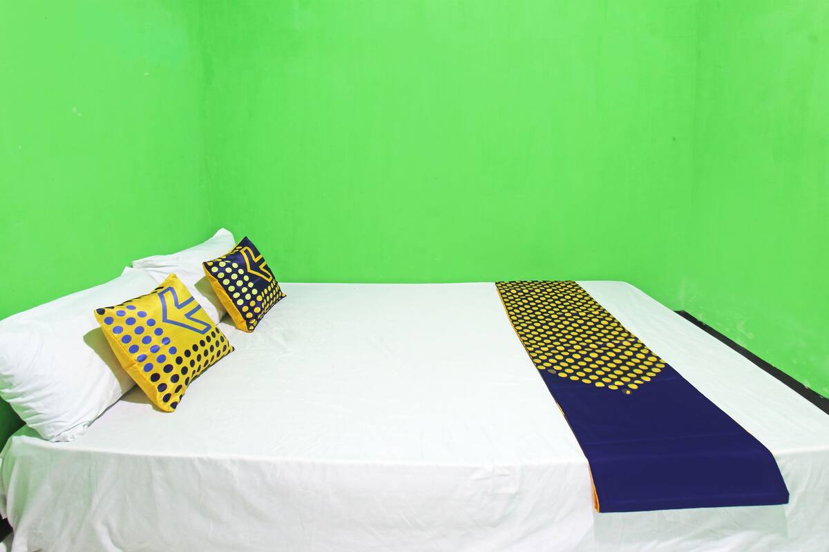 Economy Double Room | Free WiFi, bed sheets