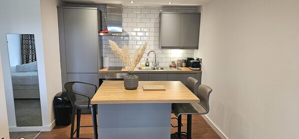 Apartment | Private kitchen | Fridge, microwave, oven, stovetop - Modern Peaceful Open Plan 1-bed Apartment Rutland (Oakham)