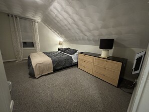 2 habitaciones, tabla de planchar con plancha y wifi gratis 