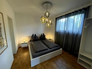 3 chambres, fer et planche à repasser, Wi-Fi, literie fournie