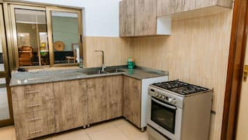 House | Private kitchen | Fridge, microwave, oven, stovetop