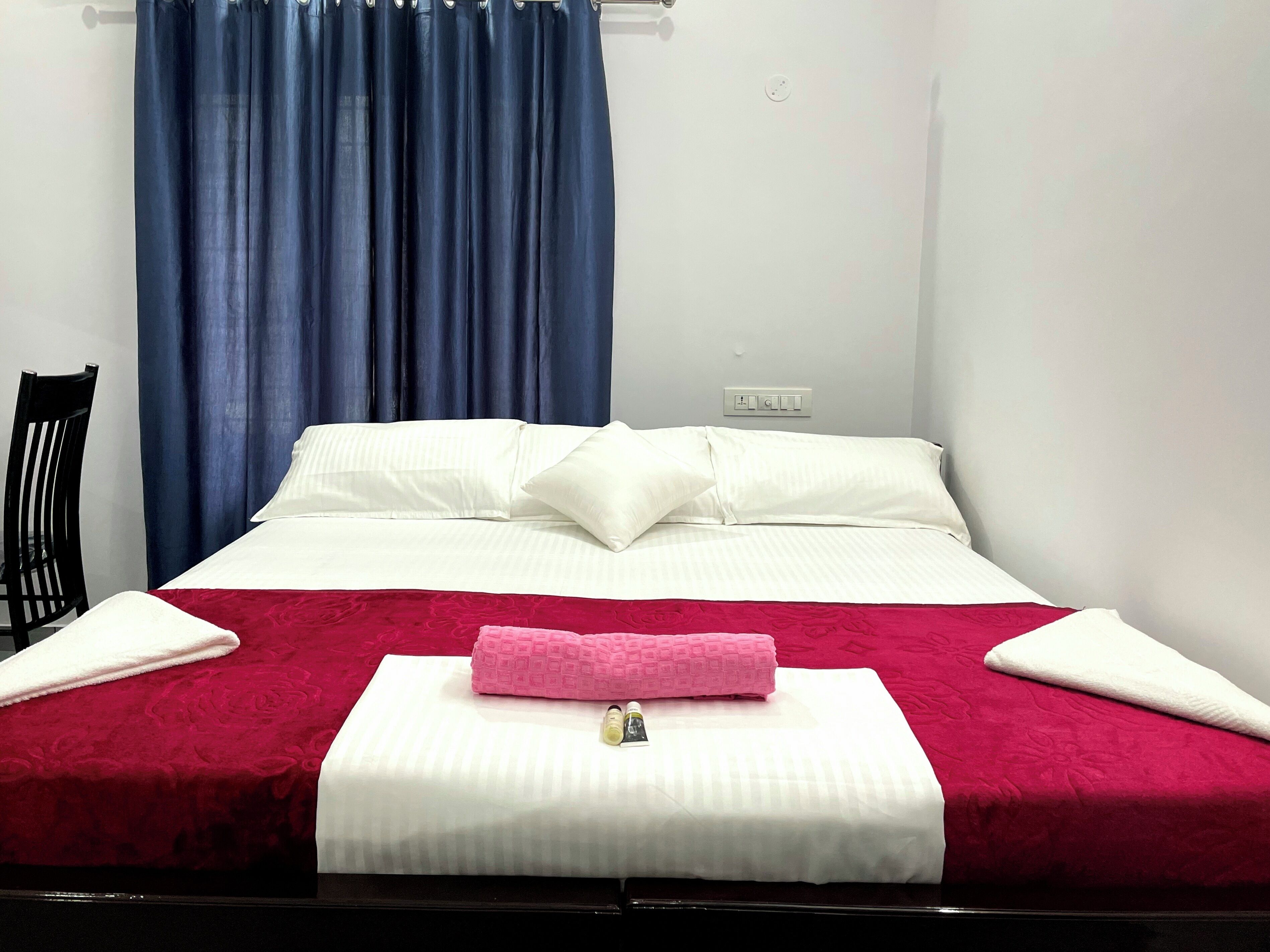 7 bedrooms, desk, iron/ironing board, free WiFi