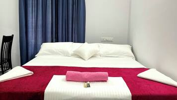 7 bedrooms, desk, iron/ironing board, free WiFi