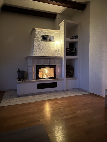 98qm Wohnung im Villenviertel - Voll ausgestattet mit Balkon und Kamin + WLAN