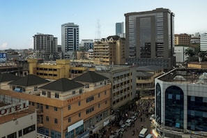 Exterior - Holiday Express Hotel (Kampala)