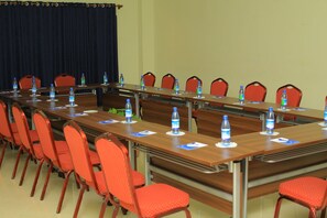 Meeting facility - Holiday Express Hotel (Kampala)