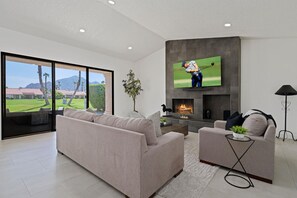 Televisión y chimenea 