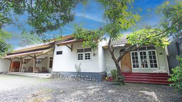 Bagian depan properti