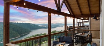 Lux Views! Indoor-Outdoor Pools, Firepits, Arcades! Outdoor Fireplace & TV!