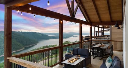 Lux Views! Indoor-Outdoor Pools, Firepits, Arcades! Outdoor Fireplace & TV!