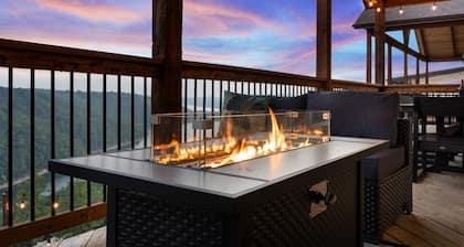 Lux Views! Indoor-Outdoor Pools, Firepits, Arcades! Outdoor Fireplace & TV!
