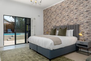 Room - Luxury Oasis, Lifestyle Villa, Pool & Gym (Cape Town)