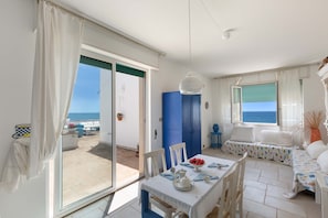 Apartment | Dining room