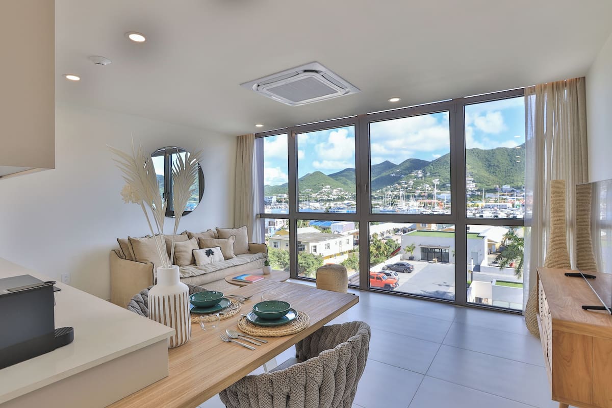 Incredible Lagoon View | Living area
