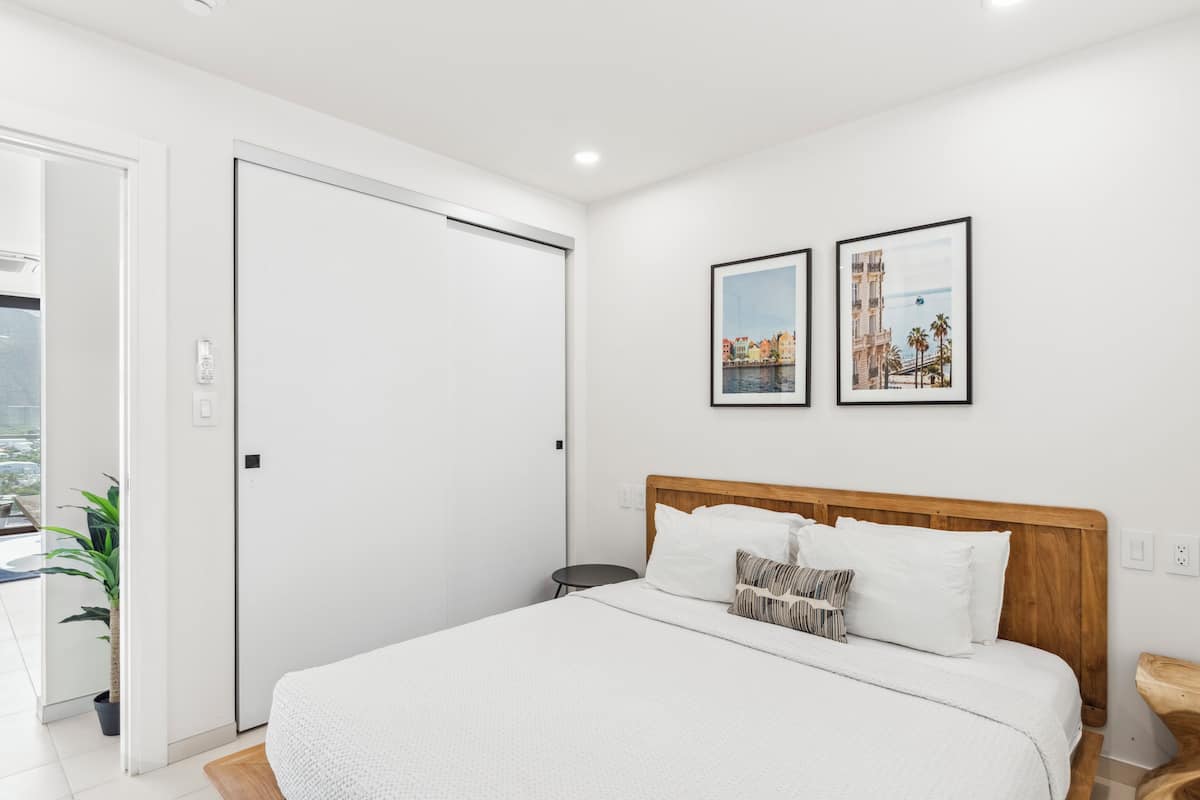 Premier Apartment, 1 King Bed, Balcony, Lagoon View | 1 bedroom, memory foam beds, in-room safe, individually furnished