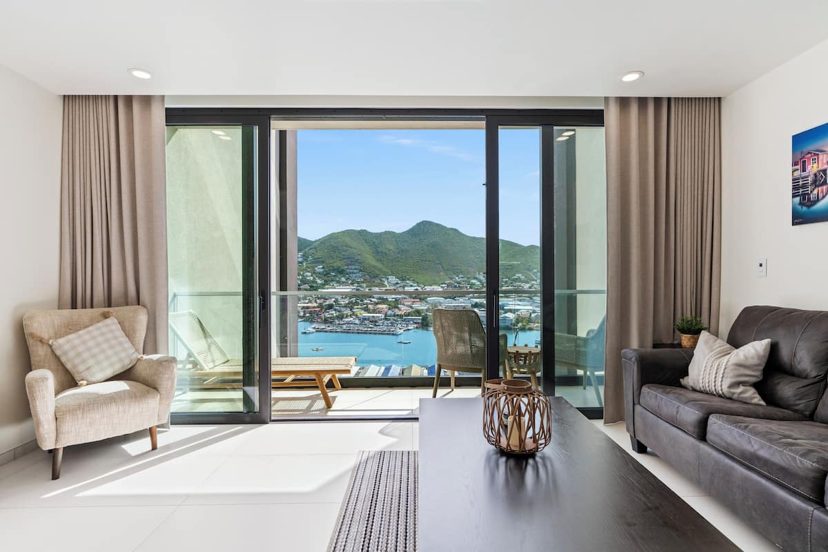 Deluxe Apartment | 1 bedroom, memory foam beds, in-room safe, individually furnished