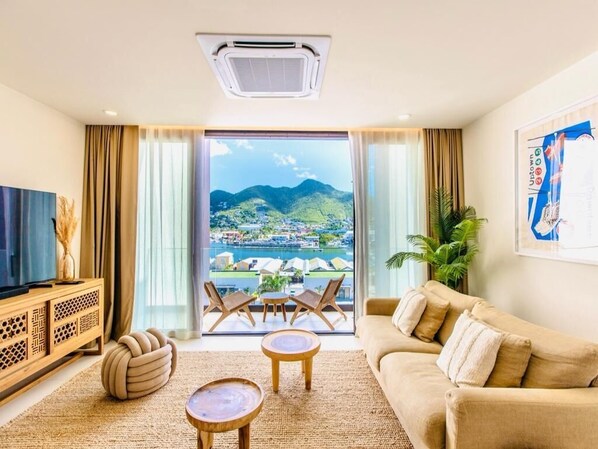 Smart TV - The Hills Residence (Simpson Bay)