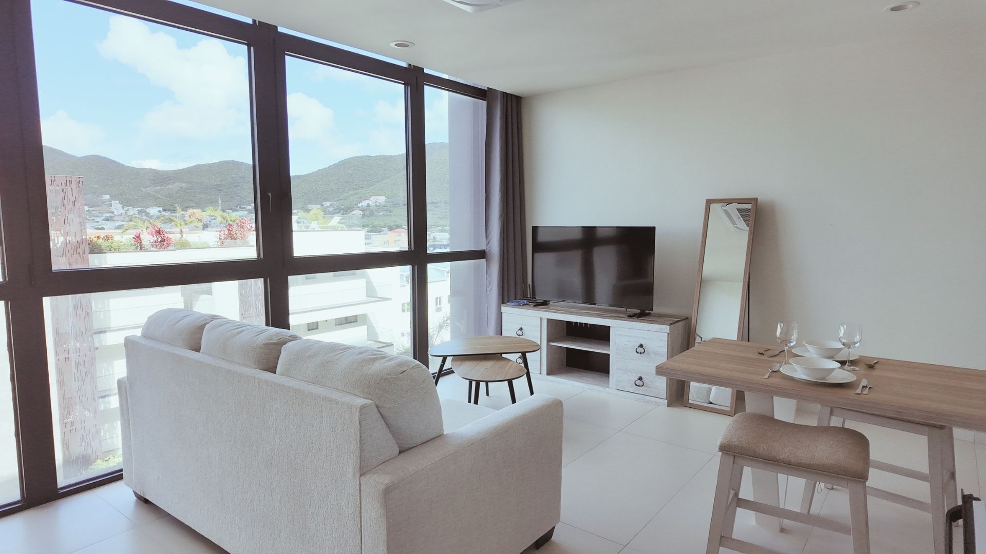 Incredible Lagoon View | Living area | Smart TV