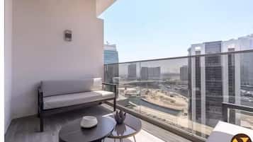 Romantic Apartment - Pool View | Balcon