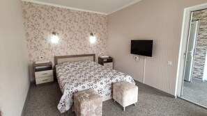 Junior Apartment, 2 Bedrooms, Balcony, Mountain View