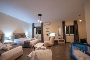 Soundproofing, free WiFi - Altobelo Hotel (Vlorë)