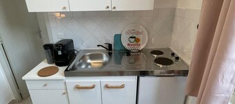 Beau 2/3 Pièces  Rénové au Coeur de la Rue Piétonne à Deux pas des Plages