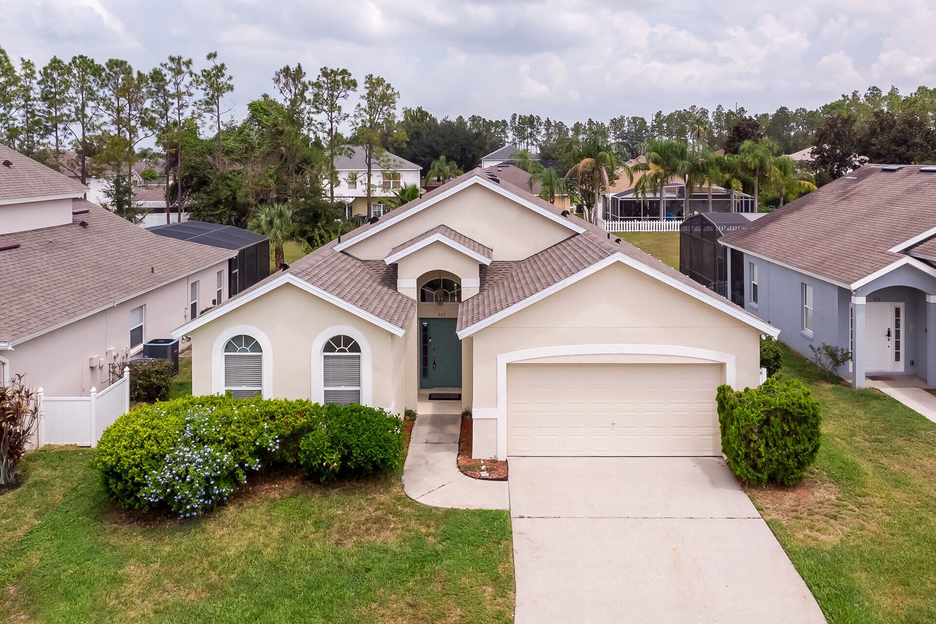 Full Home in New Community Sleeps 8! Heated Pool and Pet Friendly!