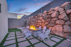 Property grounds - Desert Mirage: Private Pool, Foosball, Putting Green, Wheelchair Access (Hurricane)