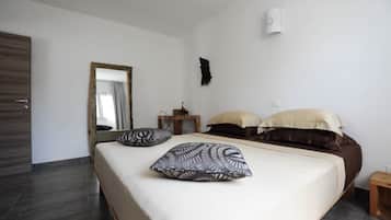 1 chambre, coffres-forts dans les chambres, bureau, Wi-Fi gratuit