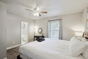 3 bedrooms, iron/ironing board, WiFi, bed sheets