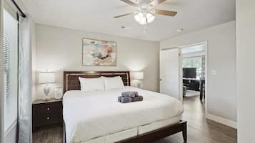 3 chambres, fer et planche à repasser, Wi-Fi, draps fournis