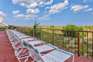 Terrace/patio - Marigot Beach 1105 - Oceanfront Serenity (Ocean City)