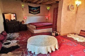 4 bedrooms, WiFi, bed sheets