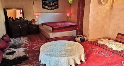 A quiet and beautiful hotel located in a historical area of the city