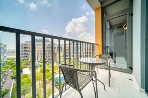 Outdoor dining - Serenene 1BR at Afnan 3 Midtown IMPZ by Deluxe Holiday Homes (Dubai)