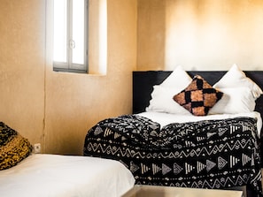 5 bedrooms, WiFi, bed sheets