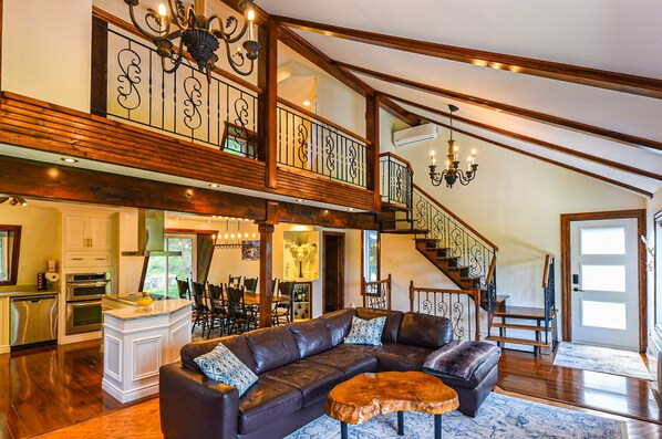 Smart TV, fireplace, stereo