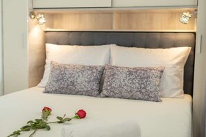 2 chambres, fer et planche à repasser, Wi-Fi gratuit, draps fournis