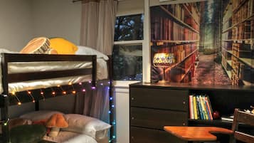 4 bedrooms, iron/ironing board, travel crib, free WiFi