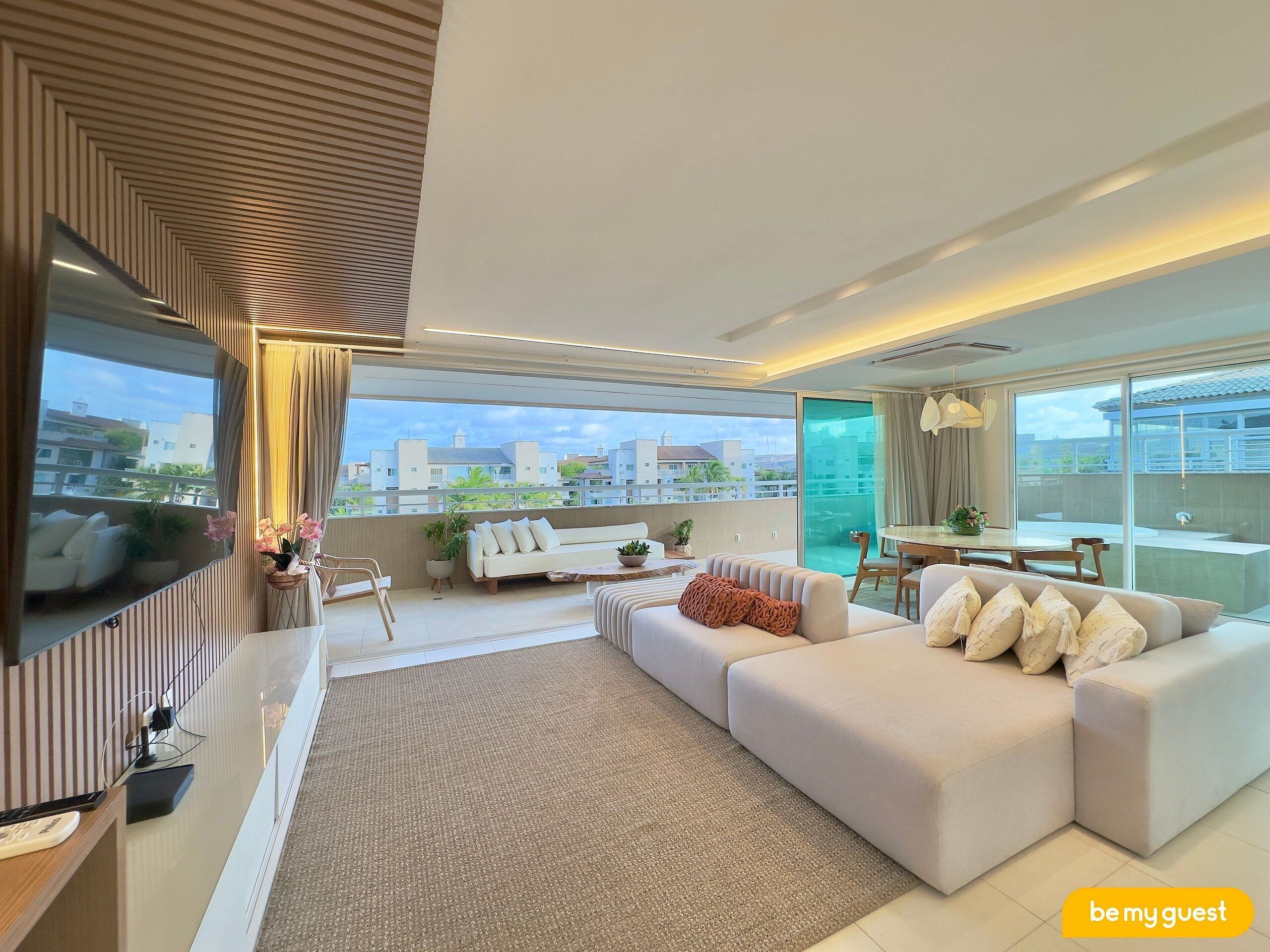 Apartemen Mewah | Area keluarga | TV layar datar