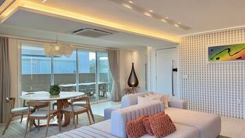 Apartment | Living area | Flat-screen TV